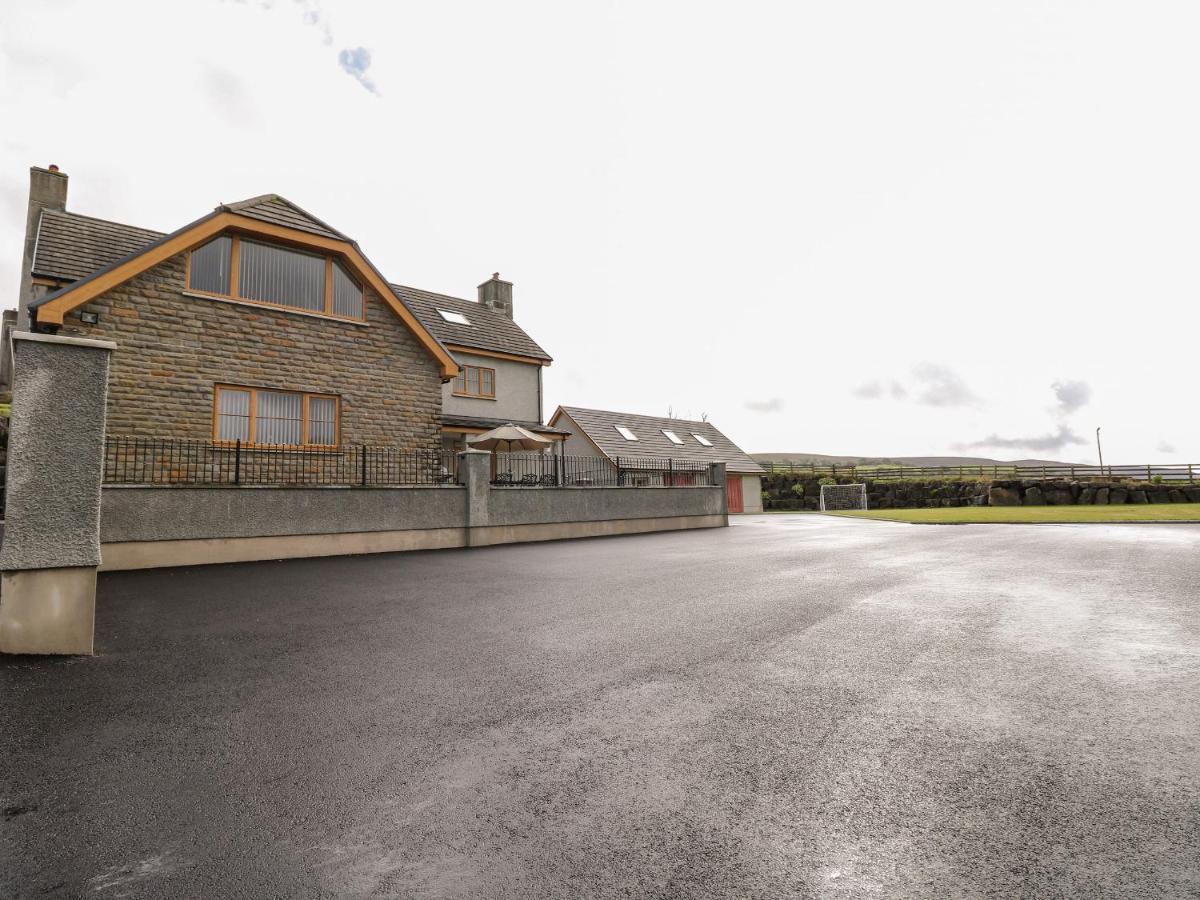 Grooms Quarters At Pant Y Gaseg Farm Аманфорд Екстериор снимка